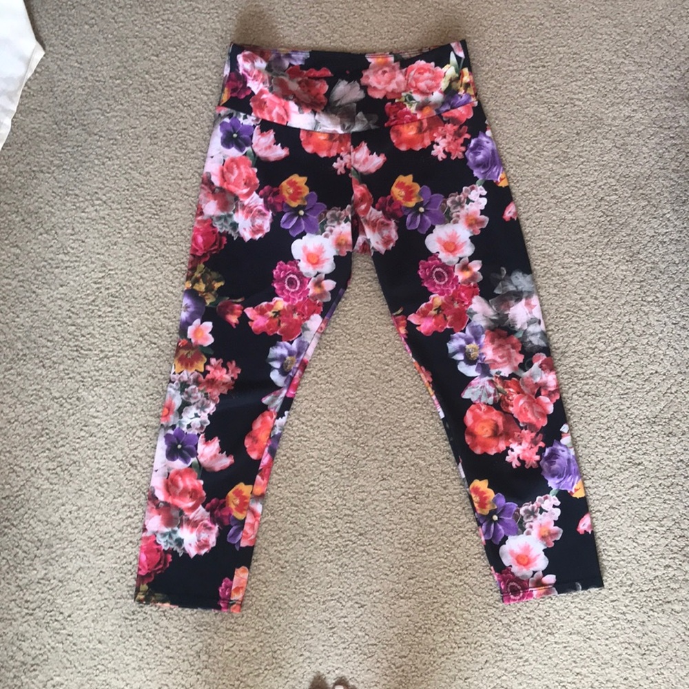 Onzie yoga cropped leggings